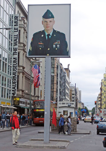 BERLÍN08 (132) Checkpoint Charlie